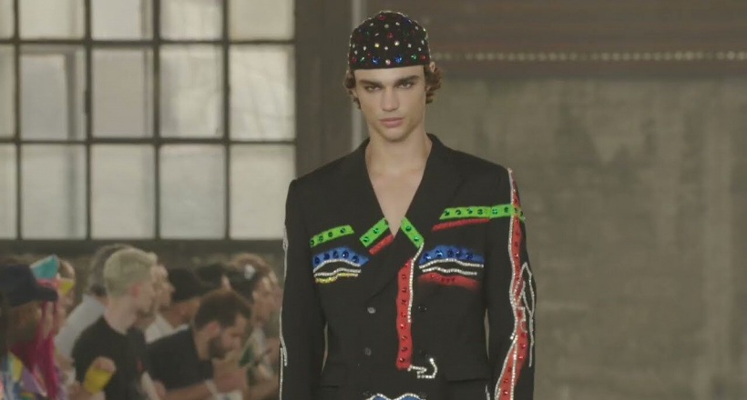 Moschino Xuân/Hè 2023 Menswear - Sống động cùng sắc màu sặc sỡ