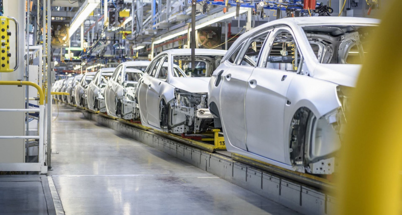 Giá ô tô tăng vọt, vài mẫu xe ở Việt Nam ngừng bán và không dám nhận cọc