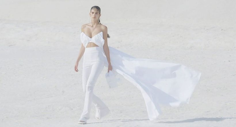 Jacquemus - Fall Winter 2022/2023: Bản giao hưởng trong sắc trắng