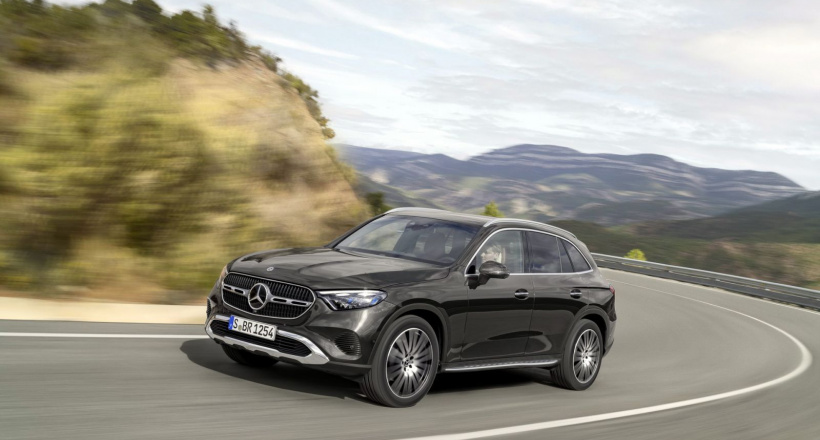 Chi tiết động cơ Mercedes-Benz GLC 2023, mạnh nhất 381 mã lực