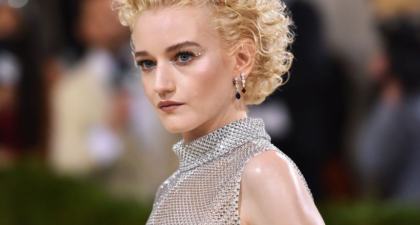 Ngôi sao của “Inventing Anna” được mời vào vai diễn Madonna