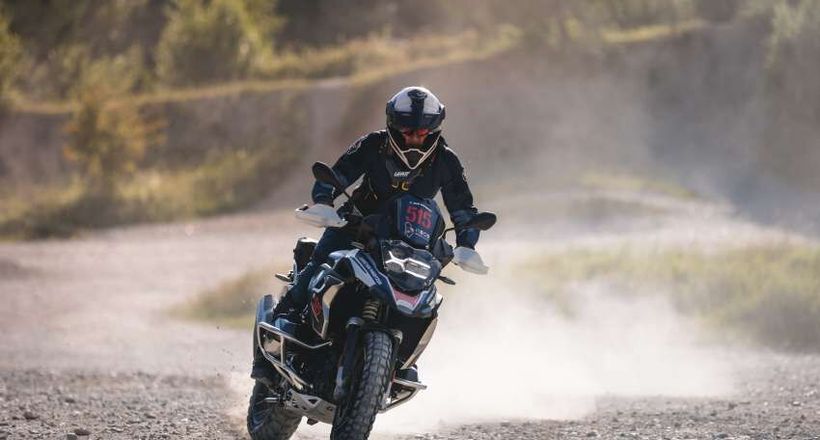 BMW Motorrad chọn R1250GS Trophy Competition cho giải đua GS Trophy 2022