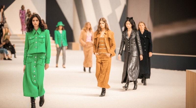 BST Haute Couture của nhà mốt CHANEL - Sang trọng theo cách tối giản