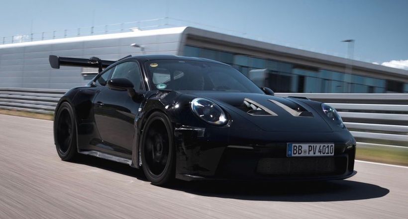 Porsche hé lộ chiếc 911 GT3 RS 2023 trước ngày ra mắt