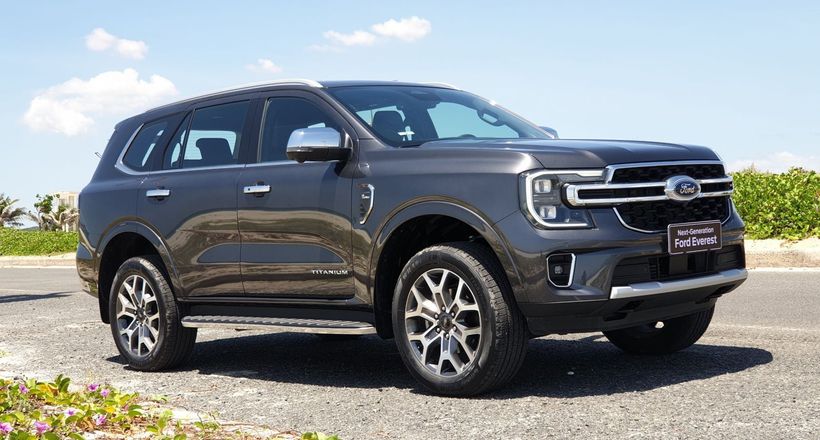 Bản cao cấp nhất Ford Everest Titanium Plus 2.0L Bi-turbo 10AT 4x4