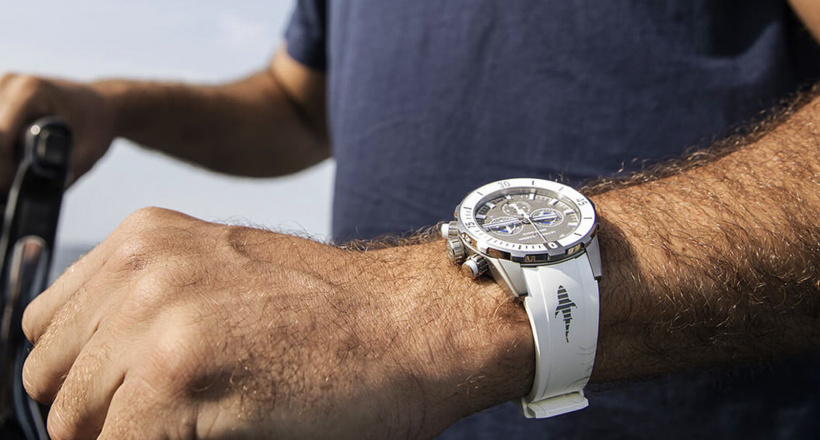 Ulysse Nardin Diver Chrono Great White - "cá mập trắng" của giới đồng hồ