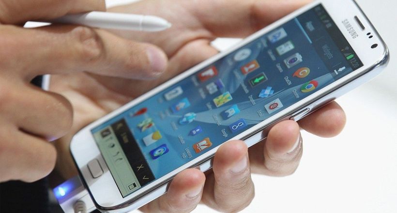 “Bắt chước” Apple, Samsung Group có kế hoạch ngừng cung cấp phụ kiện sạc đi kèm điện thoại
