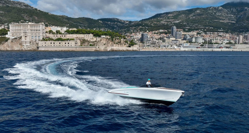 Riva El-Iseo - Siêu phẩm chạy điện đầu tiên từ tập đoàn Ferretti