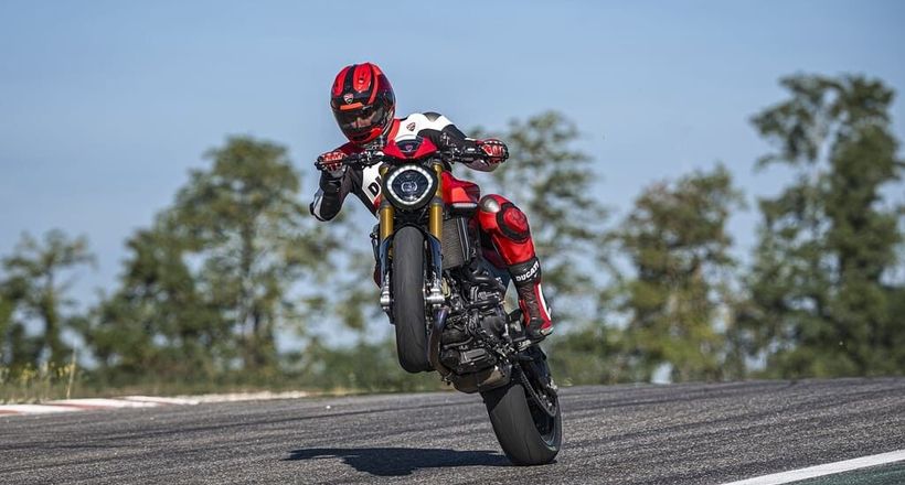 Ducati Monster SP phiên bản thể thao hơn, mạnh hơn của Monster