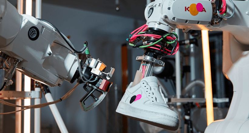Thương hiệu Nike cung cấp dịch vụ robot giúp kéo dài “tuổi thọ” cho những đôi giày của bạn