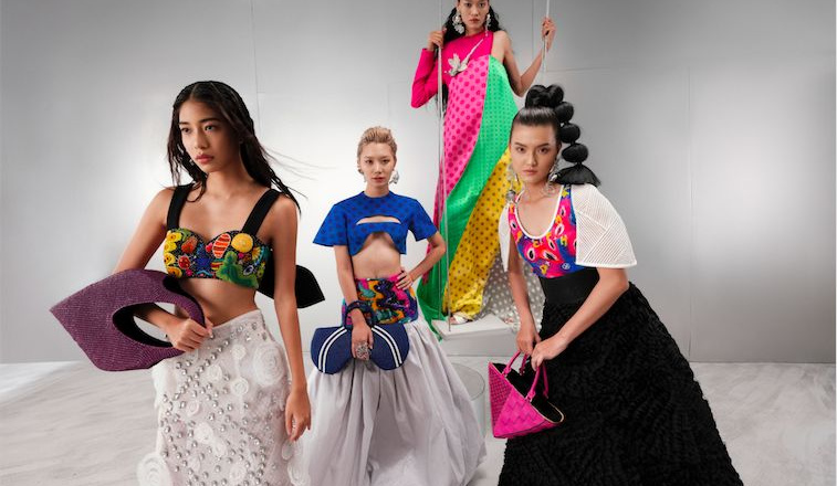 BST Xuân Hè 2023 của NTK Phan Đăng Hoàng tại Milan Fashion Week: Hành trình trở về tuổi thơ