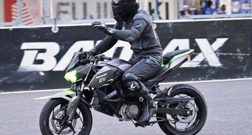 Hai mẫu mô tô điện Kawasaki đầu tiên sẽ ra mắt vào tháng 11