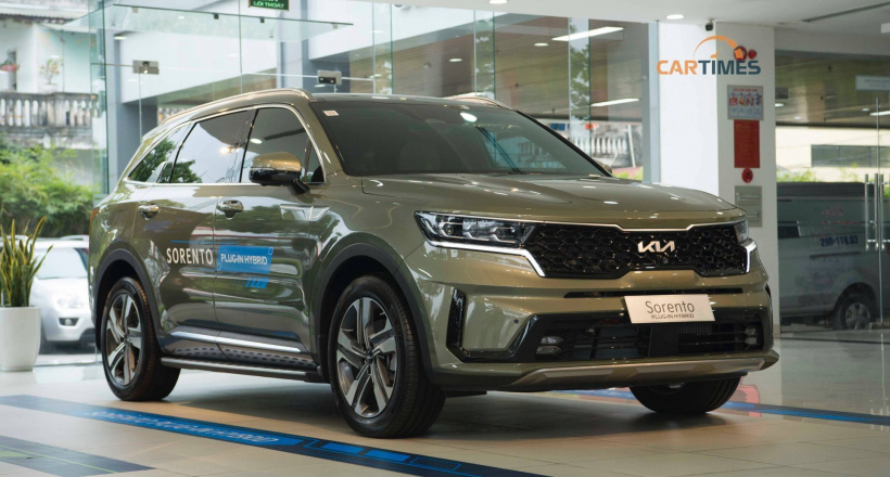 Kia Sorento PHEV cập bến đại lý: khác biệt so với bản chạy xăng và diesel, giá từ 1,4 tỷ đồng