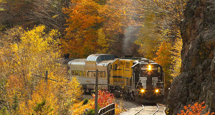 Hành trình bằng tàu cổ điển ngắm cảnh mùa thu kéo dài 5,5 giờ qua New Hampshire