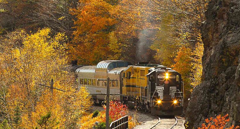 Hành trình bằng tàu cổ điển ngắm cảnh mùa thu kéo dài 5,5 giờ qua New Hampshire