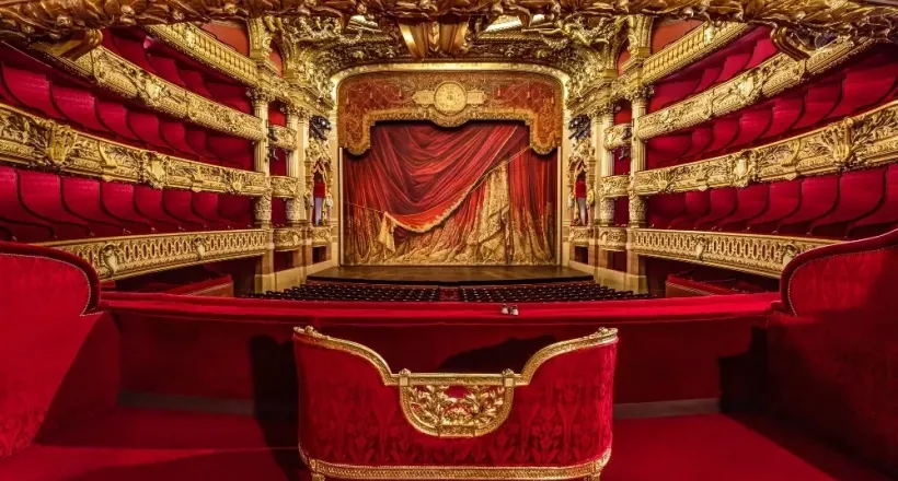 Cơ hội “qua đêm” duy nhất tại Box of Honor phòng VIP của nhà hát biểu tượng Paris