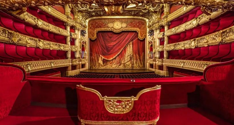 Cơ hội “qua đêm” duy nhất tại Box of Honor phòng VIP của nhà hát biểu tượng Paris