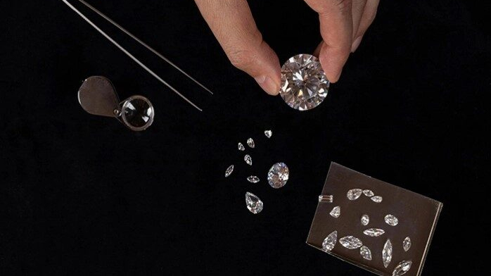 Kim cương nhân tạo: Cung đã vượt quá cầu?