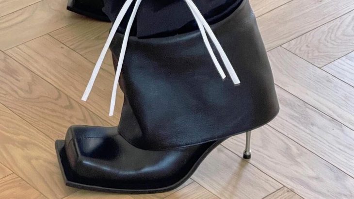 Hành trình chinh phục chiếc boots ống rộng đánh lừa thị giác