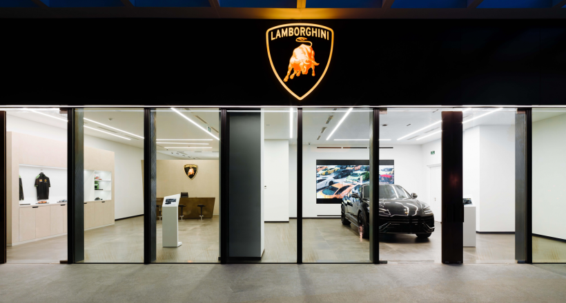 Lamborghini ra mắt showroom mới tại Hồ Chí Minh