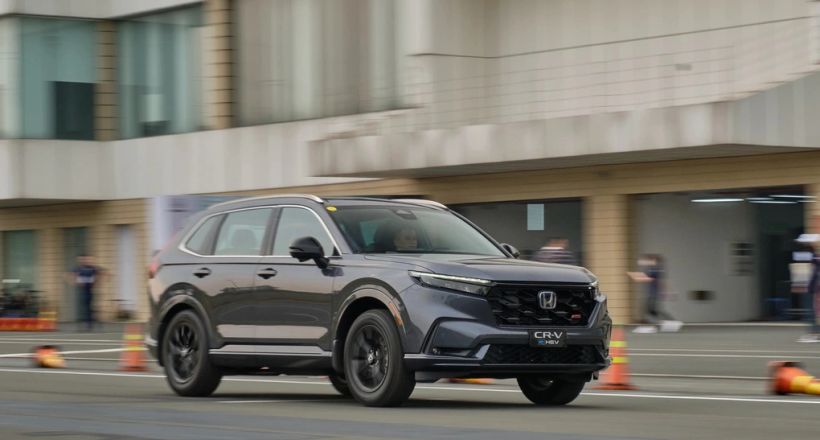Nghịch lý Honda CR-V 2024 định giá cao vẫn bán "bia kẹp lạc"