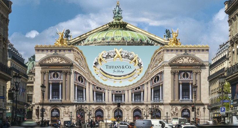 Tiffany & Co. trang trí mặt tiền nhà hát tại Paris quảng bá sản phẩm