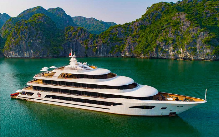 Combo đẳng cấp 5*: Du thuyền Scarlet Pearl 5* + Thủy phi cơ