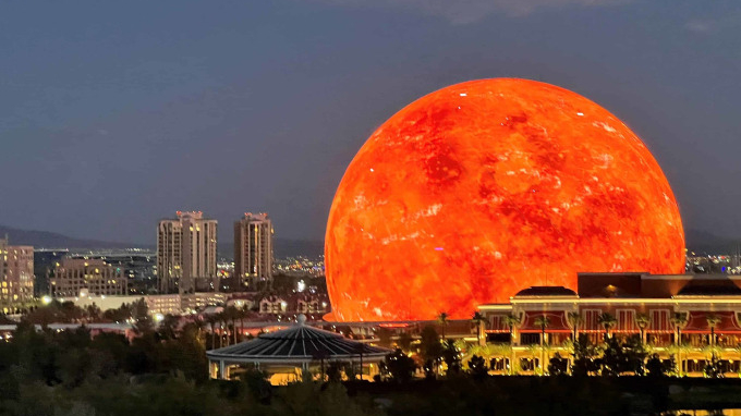 Sphere at the Venetian Resort gây sốt sau concert của nhóm nhạc U2