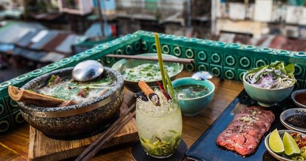 Có gì bên trong tô phở 100 USD của đầu bếp Michelin?