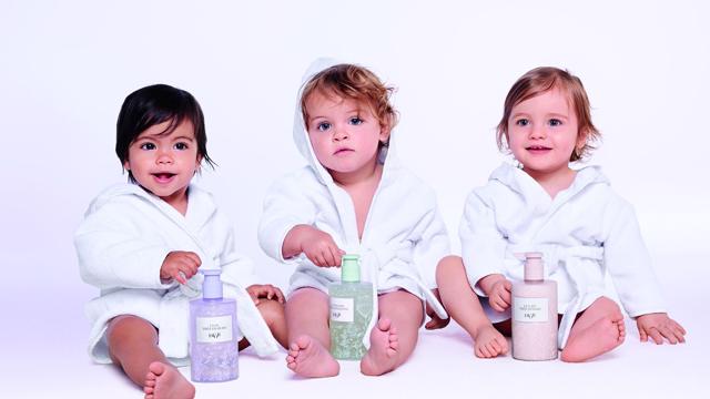 Những thương hiệu VIP giờ đây bắt dầu ra mắt thời trang trẻ em xa xỉ