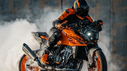 KTM 990 Duke 2024 ra mắt với thiết kế táo bạo