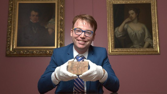 Định lý Pythagore được tìm thấy trên tấm đất sét của người Babylon cổ