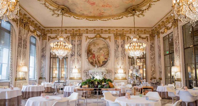 Bước vào khách sạn Le Meurice từng tổ chức tiệc cưới của Picasso