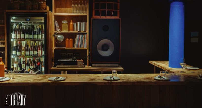 Thưởng cocktail với âm nhạc vinyl độc lạ