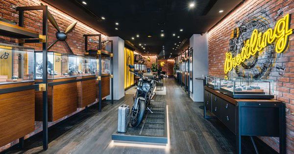 Boutique Breitling cửa hàng đầu tiên tại TP. HCM