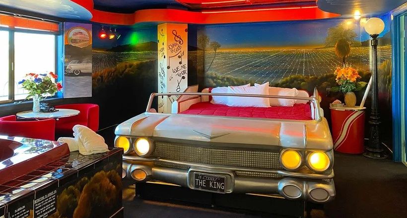 Hotel Kitsch: Chuyến tham quan thú vị về những nơi nghỉ kỳ ảo ở Mỹ