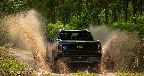 9 mẹo lái xe off-road chinh phục mọi địa hình