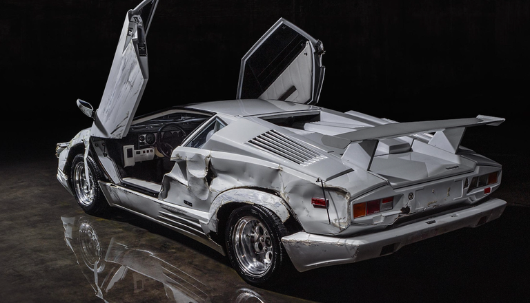 Siêu xe Lamborghini Countach 34 tuổi vỡ nát vẫn được trả giá 1,35 triệu USD