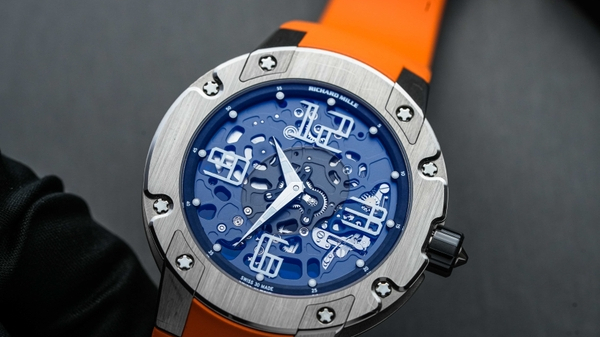 Cận cảnh đồng hồ Richard Mille RM033 Vàng trắng