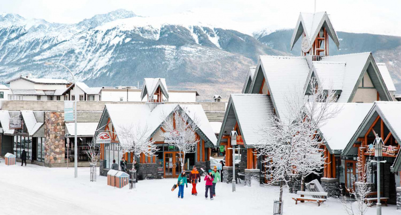 Du lịch đi bộ trên băng và leo băng tại Maligne Canyon, Jasper