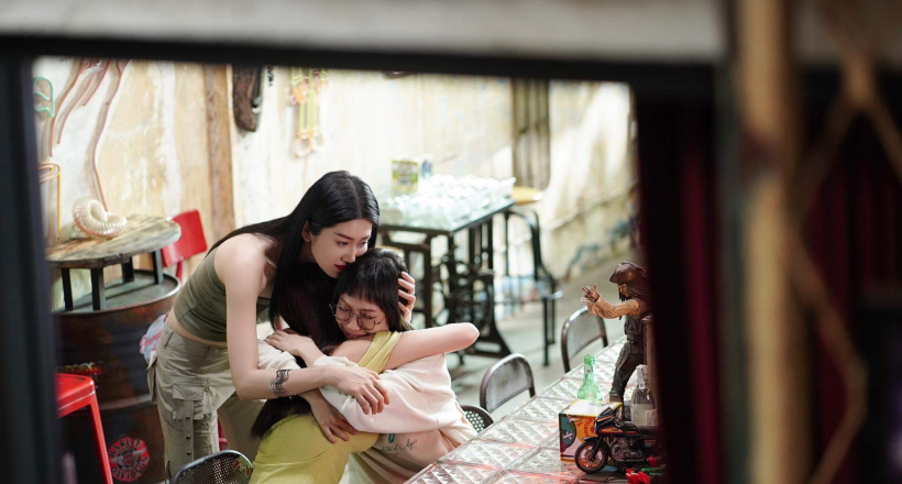 Thúy Ngân đánh nhau xuyên đêm trong suốt 4 ngày, mạo hiểm nhảy từ độ cao 100m xuống nước trong màn chào sân phim điện ảnh