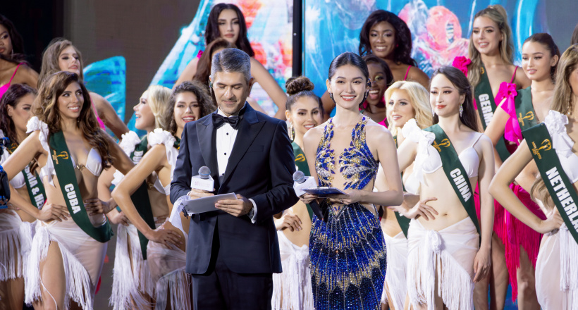 Á Hậu Thùy Dung tỏa sáng trong vai trò MC đêm chung kết Miss Earth 2023 được tổ chức tại Việt Nam