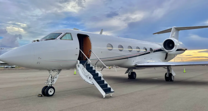 Nghề lái máy bay tư nhân cho giới siêu giàu