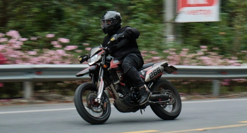 Tiền đồ chơi gần bằng tiền xe, chiếc "cào cào phố" này có gì đặc biệt?