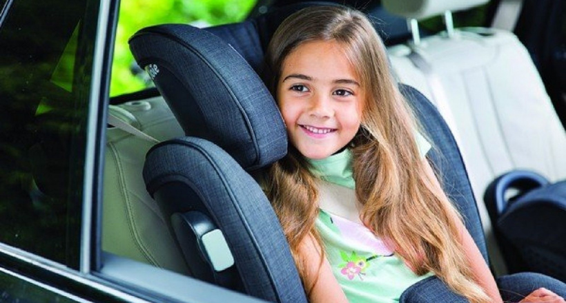 Những lưu ý khi trẻ em ngồi trên xe ô tô cha mẹ nên biết