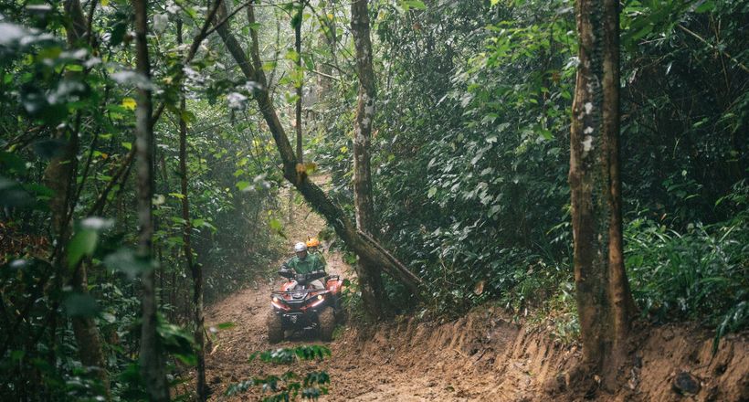Lái xe địa hình khám phá rừng lim và 'nhà của Kong'