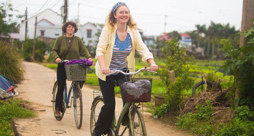 Khách Tây hào hứng trải nghiệm Tết Hội An