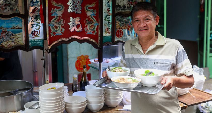 Tiệm mì tươi gần 90 năm của gia đình gốc Hoa