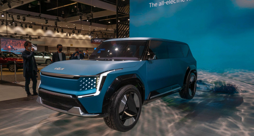 Xe điện Kia EV9 concept với lớp ngụy trang trước khi ra mắt năm 2023
