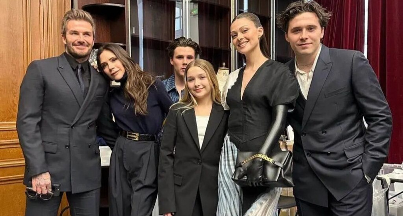 Nhà Becks ở Paris Fashion Week sải bước trên phố như catwalk